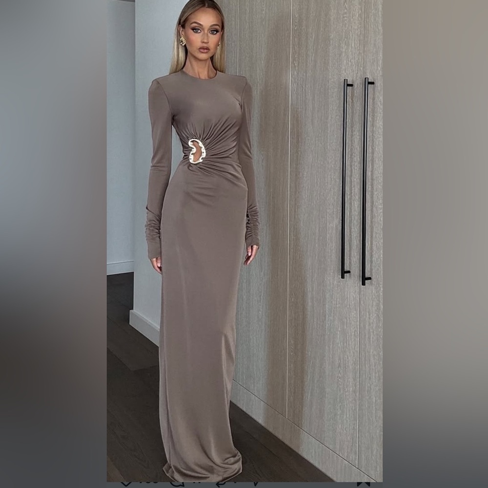 Rebecca Valance Elegant Taupe Long Sleeve Gown - Picture 3 of 5